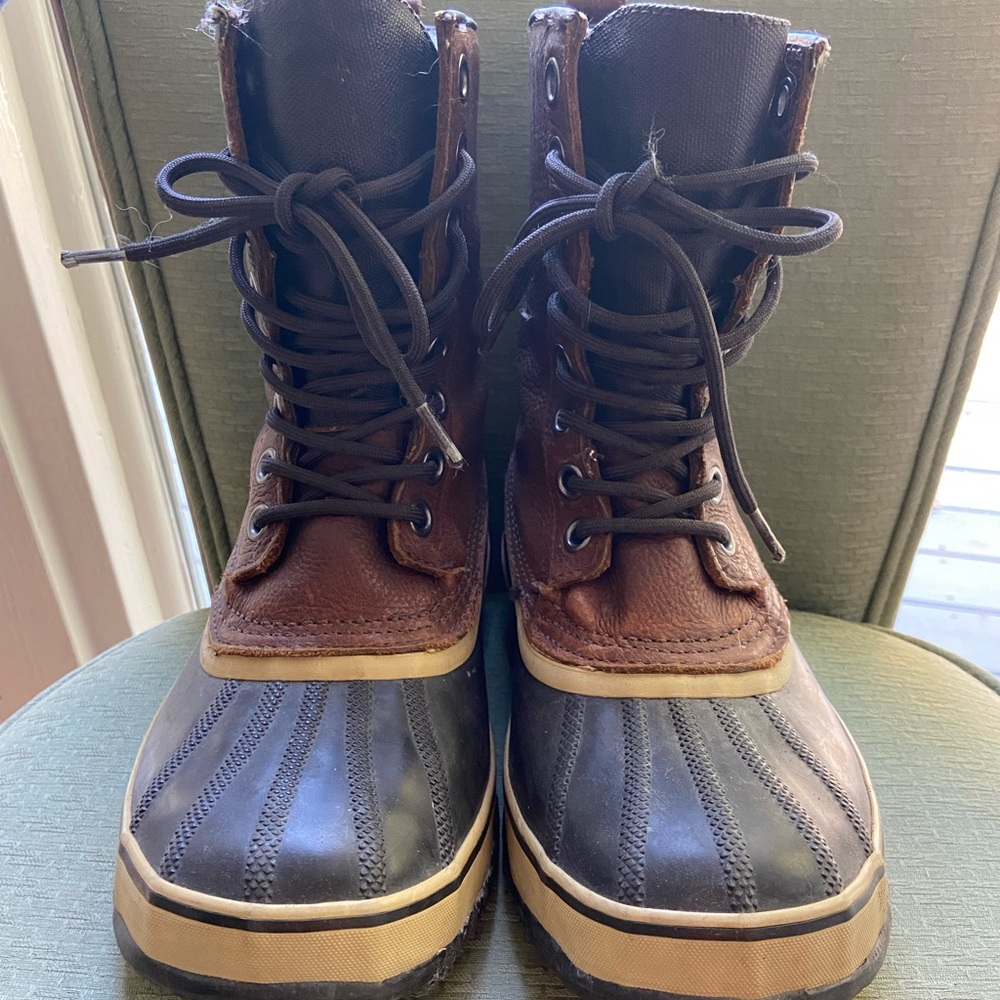 Sorel size 8 snow boots